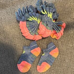 Bombas Grip No-Show Socks Sz Small- Pack of 10 Brand new